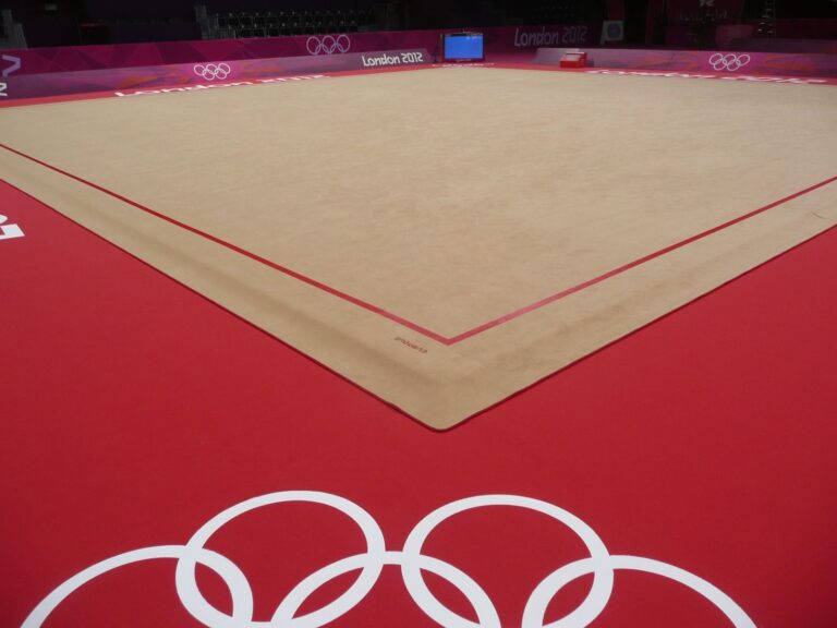 london-complete-rhythmic-gymnastics-competition-floor-6667-gymnova-3